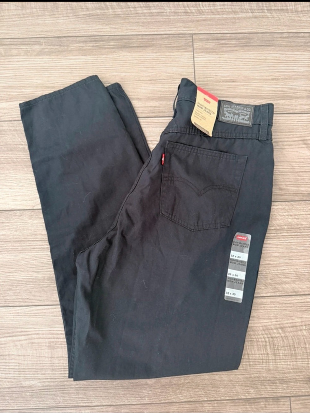 Levi's Black Straight-Leg Women's Pants